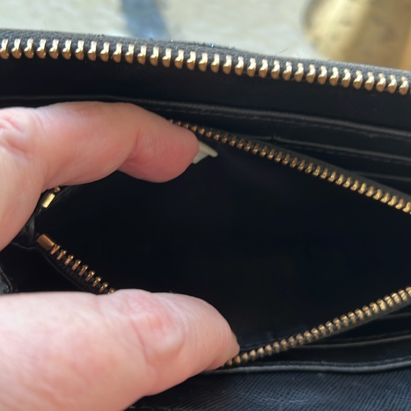 Tory Burch saffiano leather black wallet EUC - Picture 12 of 12